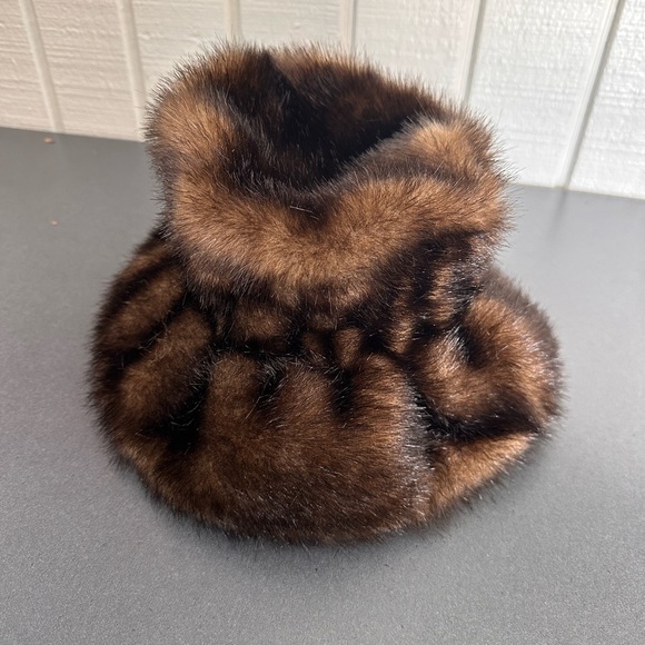 Women’s OSFM Parkhurst Luxurious Brown Fur Bucket Hat Made in Canada - Picture 2 of 9